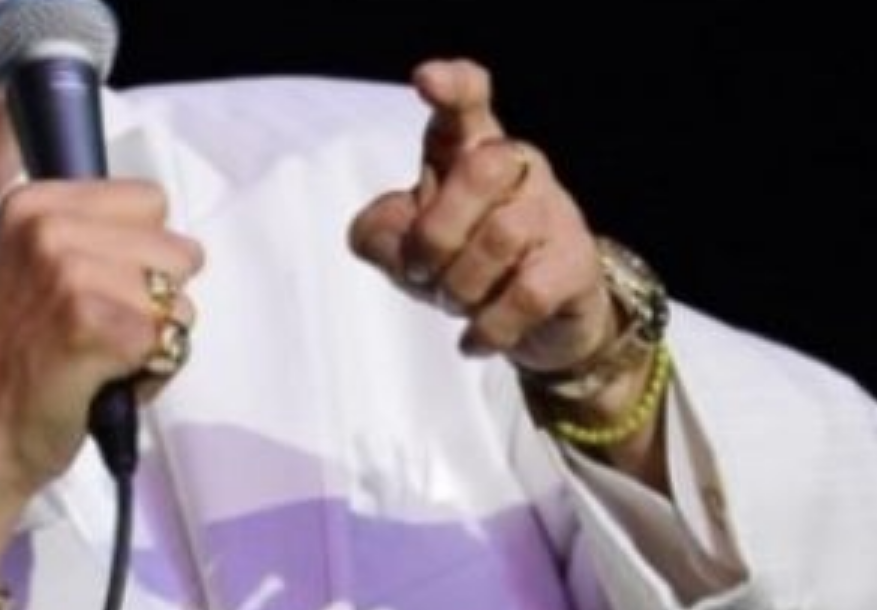 AquiHabloYo's tweet photo. @VentaneandoUno #JoseJose usaba pulsera de santeria, casualidad q #SaritaBuitre #SaritaArpia #SaritaCulera obsesionada con incinerarlo. Las cenizas de muerto se usan para sus ritos. Cuidado lo usa para brujeria de su "carrera" de "cantante"
@LinetPuente
 
@DaniBisogno
 
@mocastaneda
 
@Horacitu https://t.co/TrvnCZbsUR