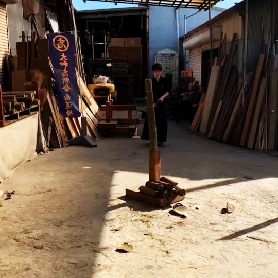 SamuraiKIX's tweet image. 息子の稽古の様子です。本日は古巣、大和志斬会にて久々の稽古となり喜んでいました。#大和志斬会 #吉塚秀幸 #抜刀 #samurai #bushi #katana #yoshizuka #hideyuki_yoshizuka dlvr.it/RFdQqT