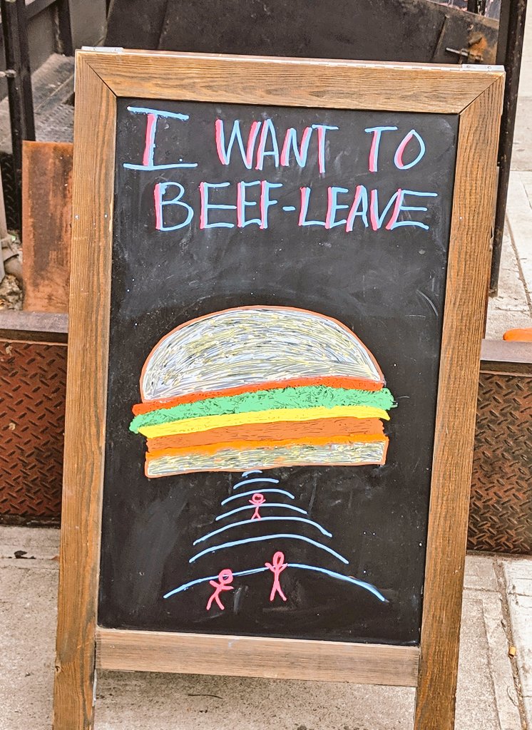 Probecast's tweet image. Classic aliens, trying to TAKE OUR BEEF!!!
#notonmywatch #probecast #wheresthebeef