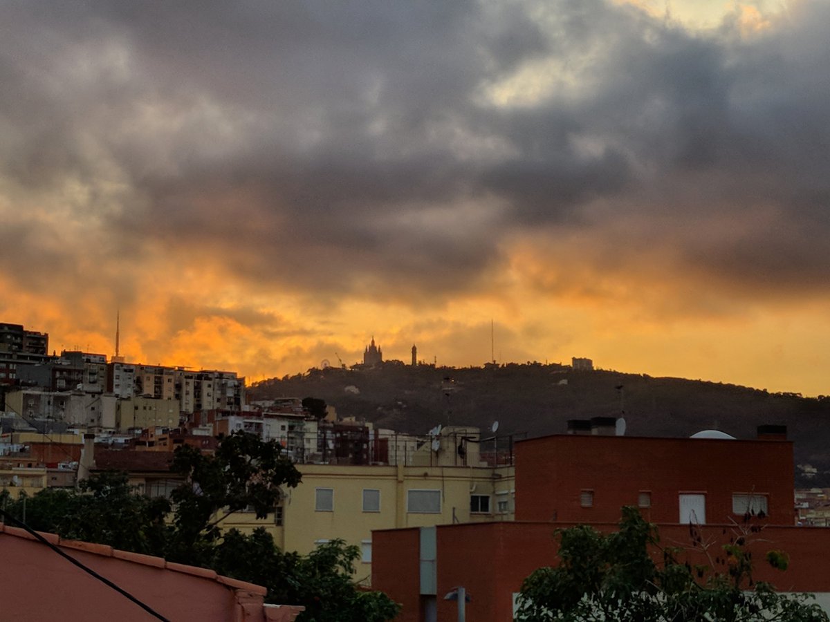 El #Tibidabo vist desde la #FontdenFargues. #PostaDeSol #LgG6 #sensefiltres