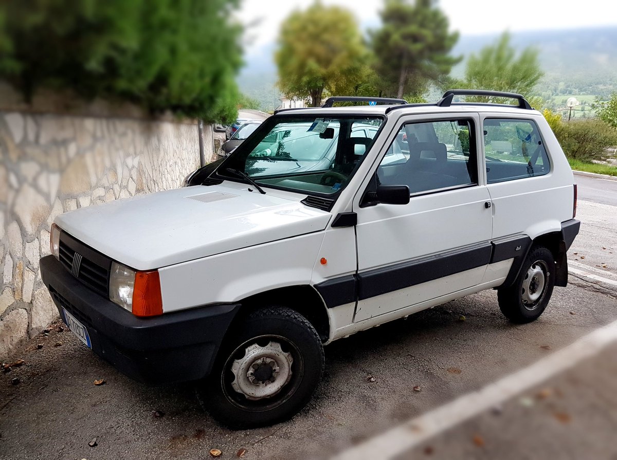 BettyShmem's tweet image. My camera roll is now choc-full of @fiat specimens that are so crap they're actually excellent!! #ChodSpots #RustLust #Italia