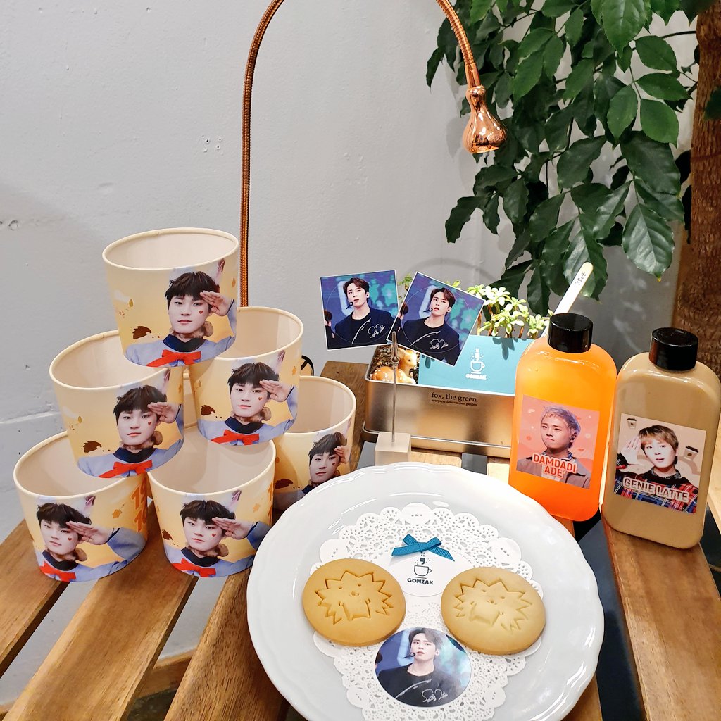 cafegomzak's tweet photo. 골든차일드 승민 생일 컵홀더 이벤트 안내

🗓 일정 : 10. 9(수) - 10. 13(일)
⏰ 시간 : 12:00 - 21:00
(일요일 임시영업)
🚃 교통 : 신촌역 8번 출구 다이소 앞에서 마을버스 8번 or 9번을 타시고 3번째 정류장에서 내리세요.
홍대입구역 보다 오시기 편해요~^-^

(세트 메뉴 안내는 타래로~♡) https://t.co/wkvjvz4CWa