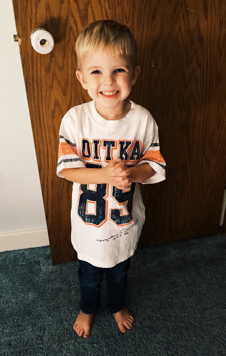 grace_vaness's tweet photo. G’s a little confused on who to cheer for, but if he looks this cute cheering on either team I’ll support it #gpg 💛💚 https://t.co/tRac3D6mNQ