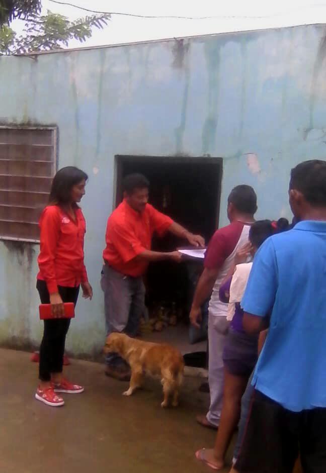 MercalApure_'s tweet image. Seguimos trabajando en perfecta unión para la protección alimentaria del pueblo vzlano junto a la @MiliciaFANB y voceros del CLAP la comunidad El mamon II Municipio Muñoz fueron beneficiadas 249 familias con alimentos y el nuevo sistema CEAS-PATRIA 
@MercalOficial
#TodosSomosClap