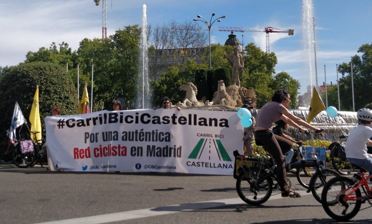 Fiesta de la bicicleta en la Castellana con #carrilbiciCastellana