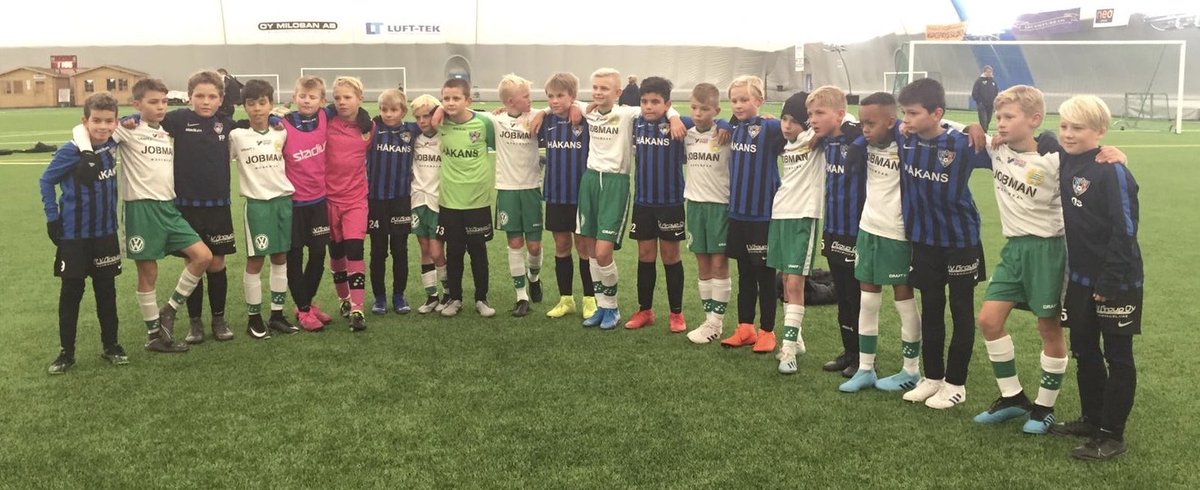 fcinterP09's tweet photo. Tänään kohdattiin Hammarby 09 akatemia toistamiseen ja jaettiin pisteet tiukan pelin jälkeen tuloksella 0-0. Oli todella kovatempoiset pelit, näitä lisää!
#fcinterjuniorit #enemmänyhdessä #suomiruotsi https://t.co/Haq5N9cfzQ