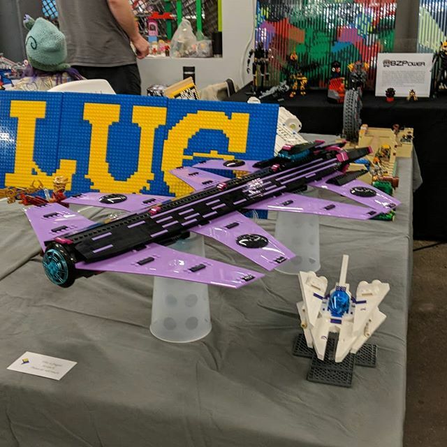 BZP_Tweets's tweet photo. Last month was #shiptember, and @buildsbybenjamin found a great user for some wing pieces! #LEGO #bionilug #bzpower #phillymakerfaire2019 #phillymakerfaire https://t.co/HhsdHJlwos