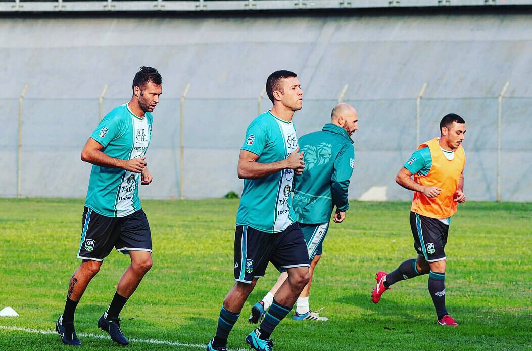 unionbrescia's tweet image. 🔴 LIVE #CapFer #NoiSiamoiLeonidelGarda 

WARM UP 💪🏻