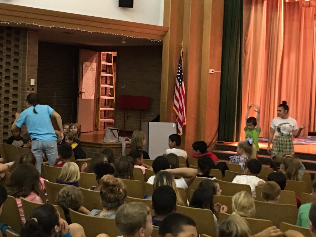 JPS_RingES's tweet photo. So thrilled to bring Chautauqua Arts Education: Young Playwrights Project to Ring School 3rd and 4th graders this year! https://t.co/4xOKdE0BA6