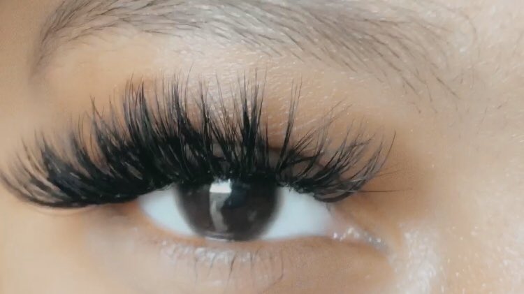 Gas_CELINE's tweet photo. So obsessed with the first volume set I did yesterday😍😍😍 ladies book with me! Use the link in my bio or DM me to schedule. Traveling services are available as well🥰 #lashes #volumelashes #lashtech #palashes #delawarelashes #mdlashes #wispy #wispylashes https://t.co/eV4ljzX4Ud