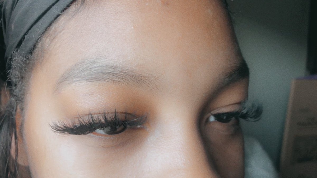 Gas_CELINE's tweet photo. So obsessed with the first volume set I did yesterday😍😍😍 ladies book with me! Use the link in my bio or DM me to schedule. Traveling services are available as well🥰 #lashes #volumelashes #lashtech #palashes #delawarelashes #mdlashes #wispy #wispylashes https://t.co/eV4ljzX4Ud