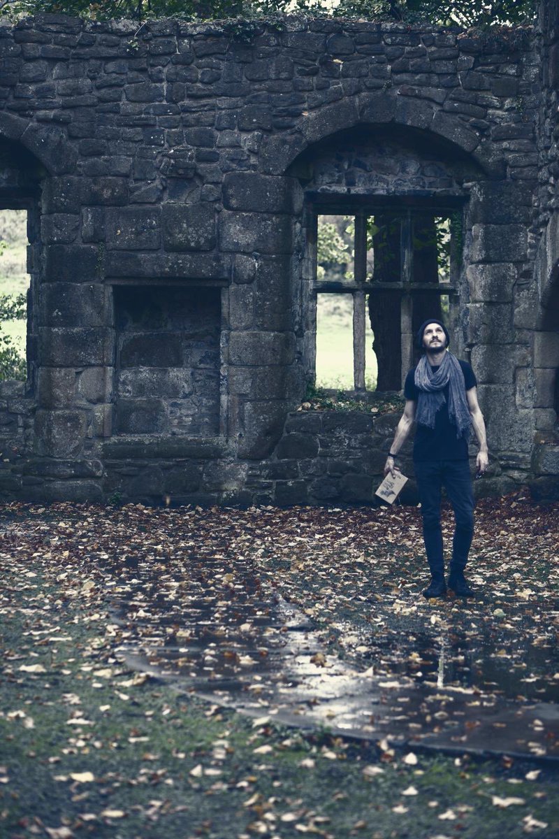 Kinfolk2017's tweet photo. Photo shoot this for illustrator Eli John @borderlandpress @borderlandbooks for his new online gallery #whalleyabbey #spooky #horror #deviantart #mrjames #ghoststories #artwork #bookillustration #freelance photographer https://t.co/vZcLfoUgvX