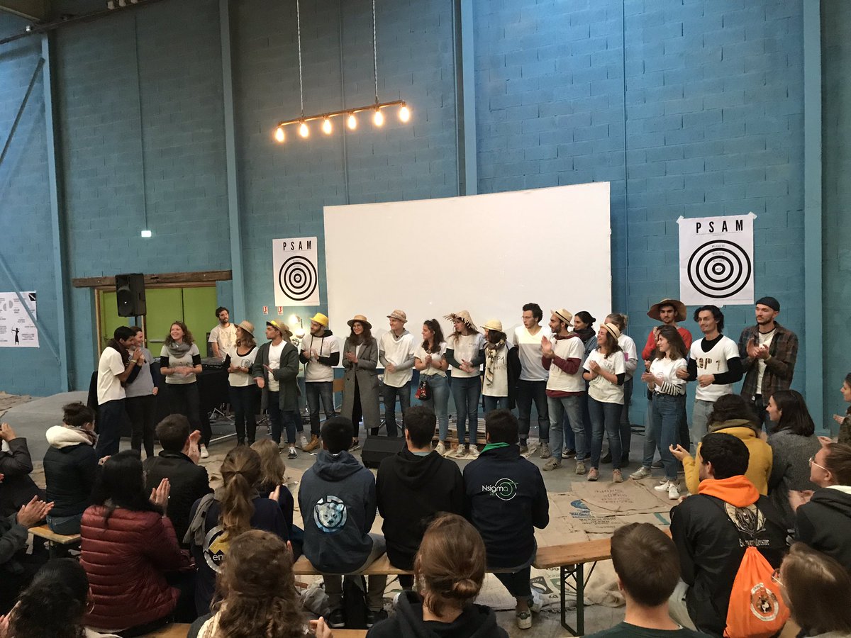 [live] Toute la team <a href="/COP1Etudiante/">COP 1 Étudiante</a> powered by <a href="/SKEMA_BS/">SKEMA Business School</a> pour la clôture de 2 jours autour de #écologie #societe #Responsable avec plus de 1000 étudiants !