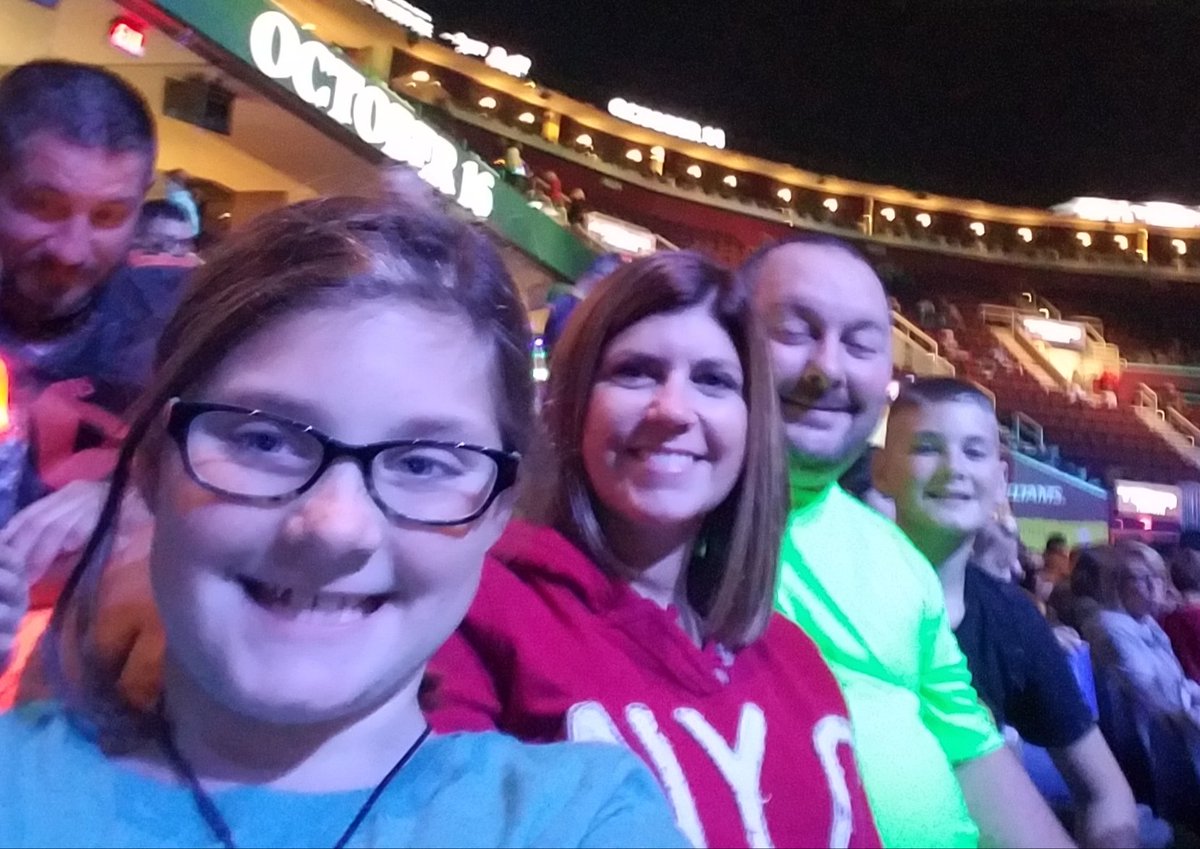 MrsShawnSnyder's tweet photo. #jurassicworldlivetour https://t.co/C6O3DxATu5