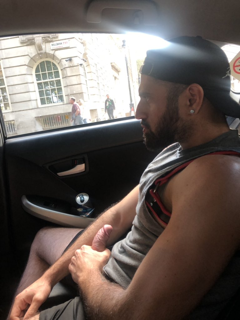 EN UBER .... QUIEN SE SUBE CONMIGO?????

#Gay #gaykissing #gayrol #gayclub #gaysauna #gaymalaga #gaylondon