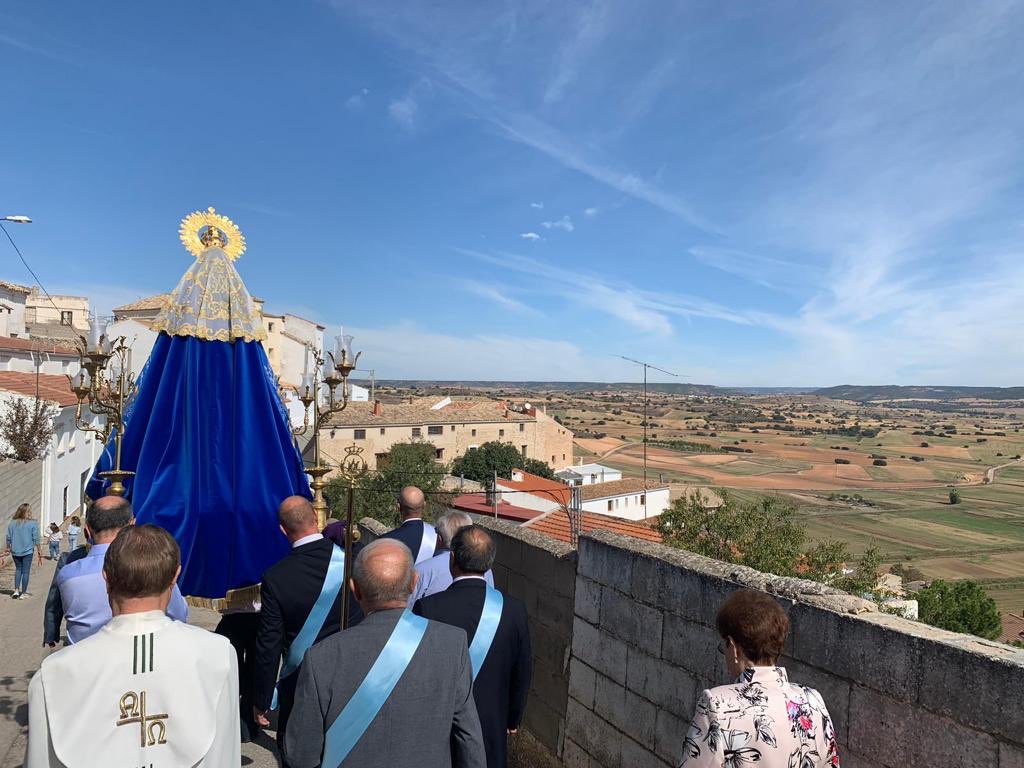 BenjamnPrieto's tweet photo. Hoy en 📍Zafra, he compartido el fervor y la devoción de los vecinos a la Virgen del Rosario. Felicidades 😊 a todos los pueblos 🏘 que también celebran sus #fiestas.
#6Oct https://t.co/B8FwNOkAOh