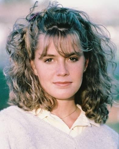 Happy 56th Birthday to Elisabeth Shue! What comes to mind when you see Elizabeth? 