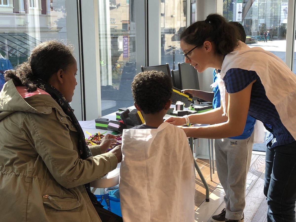 SheffScience's tweet photo. Our volunteers today @FunPalaces #Sheffield @crucibletheatre! It was a great day to teach kids a little more about ‘The ways our bodies defend themselves’. #SheffScience #SSO #volunteering #FunPalaces #Scienceisfun https://t.co/CuSspi5qA4