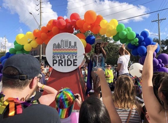 bethromanik's tweet photo. Rainbows & dancing & so so much glitter at River City Pride! ❤️🧡💛💚💙💜 #rcp2019 https://t.co/p6iXnw1S5x