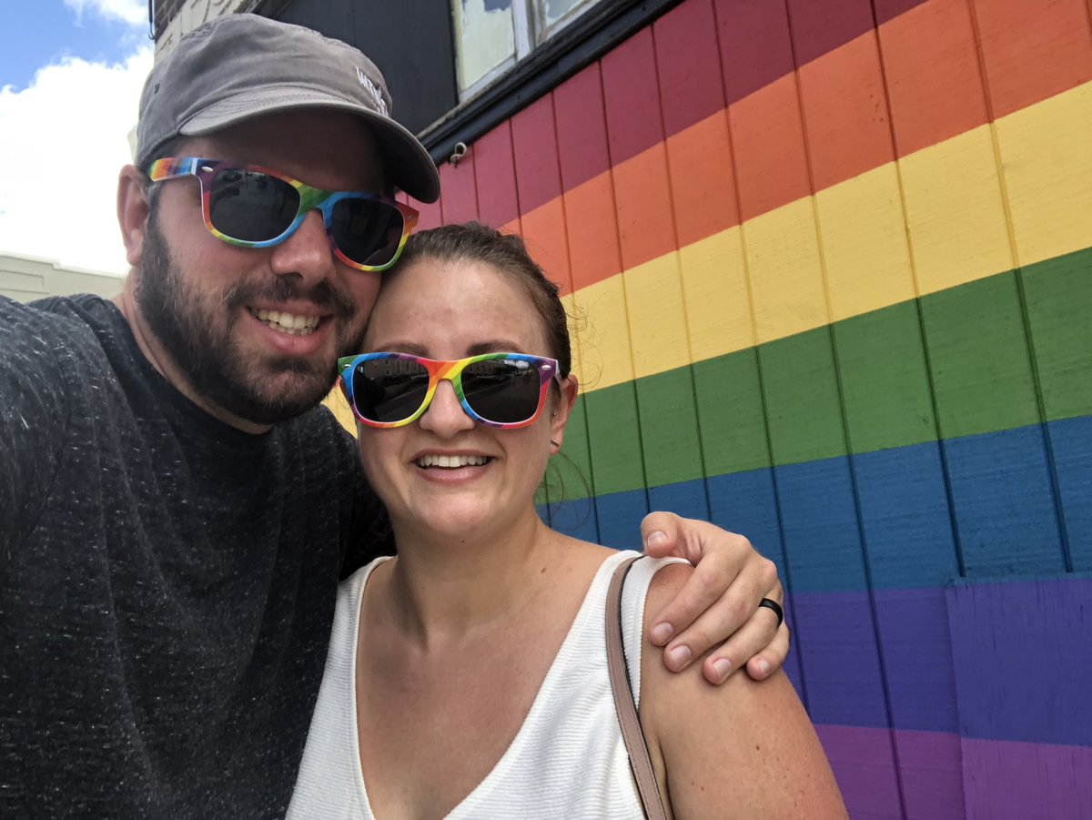 bethromanik's tweet photo. Rainbows & dancing & so so much glitter at River City Pride! ❤️🧡💛💚💙💜 #rcp2019 https://t.co/p6iXnw1S5x