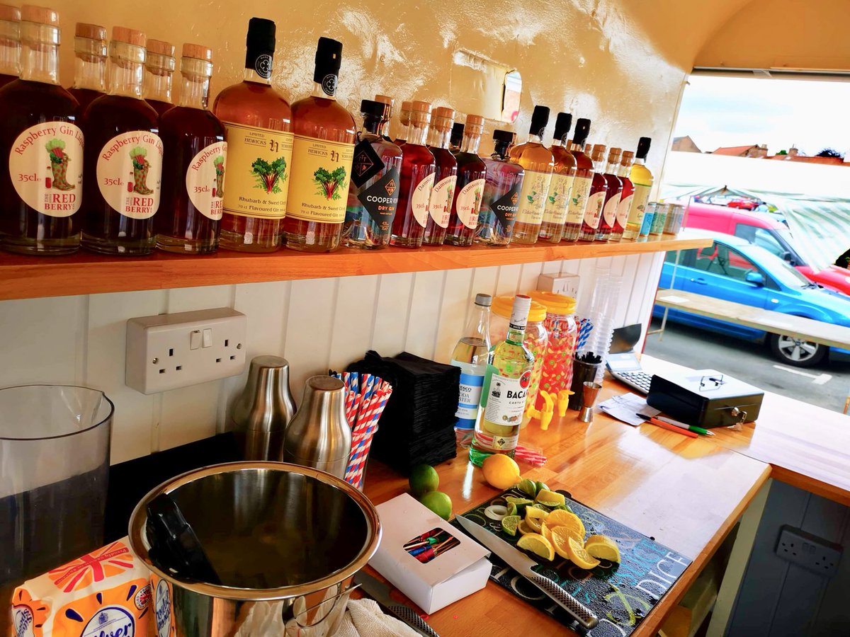 LittleBerryBar's tweet photo. A fabulous trip out to Rockin' All Over The 'Wold for Easingwold’s annual Music &amp; Beer Festival back in July - such a great atmosphere and some amazing musical talent! 🍸 🍹 🍺 🎶 

#RAOTW
#littleberrybar
#drinkingoutsidethebox https://t.co/apI7f5mIWK