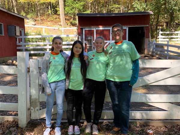 BCHSmagistra's tweet photo. #BCHSInterAct club students volunteered at Indian Rock Nature Center at yesterday’s Fall Family Festival. Lots of fun with children and animals 🐮🦉🐓🐿🐏🐾🦔 🦃 🐃 🐐 #ServiceAboveSelf @BCHSprincipal @BristolCTRotary @MrBroderickBCHS https://t.co/9ROszvEnJG