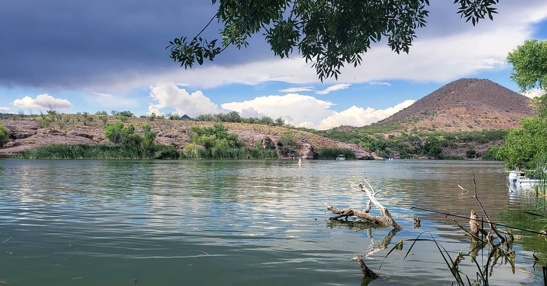 AZStateParks's tweet image. Fall weather at Patagonia Lake State Park is just about perfect for hiking and high desert camping. Or you can just kick back and enjoy the gorgeous views and laid back vibe. 😉  bit.ly/2LuYhR9
.
.
📸: Instagram user @ nicci_radhe