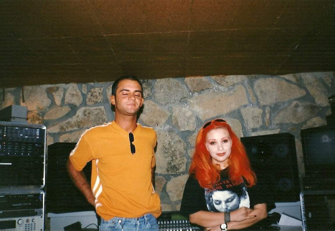 AlbertoFangoria's tweet photo. #fangoria y #lemonfly en los Estudios Toxic Audiodrome de #bigtoxic en Boadilla del Monte, 1997 durante la grabación de #Vital
Fotografías de Lemon Fly https://t.co/zd03uBmZOu