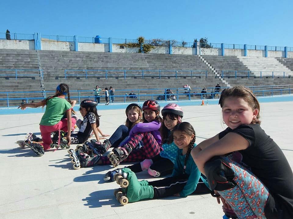 cgt_camioneros's tweet photo. 📌#SeccionalMarDelPlata
Jornada de iniciación deportiva infantil que organizó El Departamento de #Deportes del Sindicato Chóferes de #Camiones de #MarDelPlata que conducción Eva Moyano y Juan Vargas, para los hijos de afiliados. #BuenDomingo
#FelizDomingo https://t.co/Alb7l866Zp