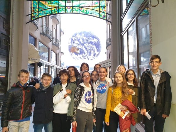 mirelatanc's tweet photo. Take action, NOW!
#ClimateActionP by @zelfstudie
#GlobalGoal #TakeActionGlobal
#ORADEA #OradeaFestifall https://t.co/kkAkK8vqAy
#VisitOradea
#UN
#UnicefEducation
#UNICEF #UNESCO
#ClimateReality
#MIEExpert #MIETrainer #SkypeMT
#TeachSDGsAmbassador
#Natgeo #TeachersMatter https://t.co/MBfo4Xf3Nf
