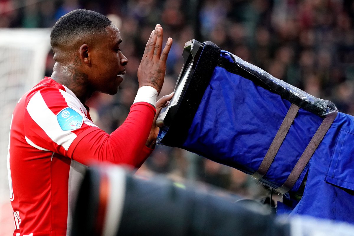 PSV's tweet photo. Voor Mo 😘

#PSVVVV https://t.co/BXZHsvZrCl