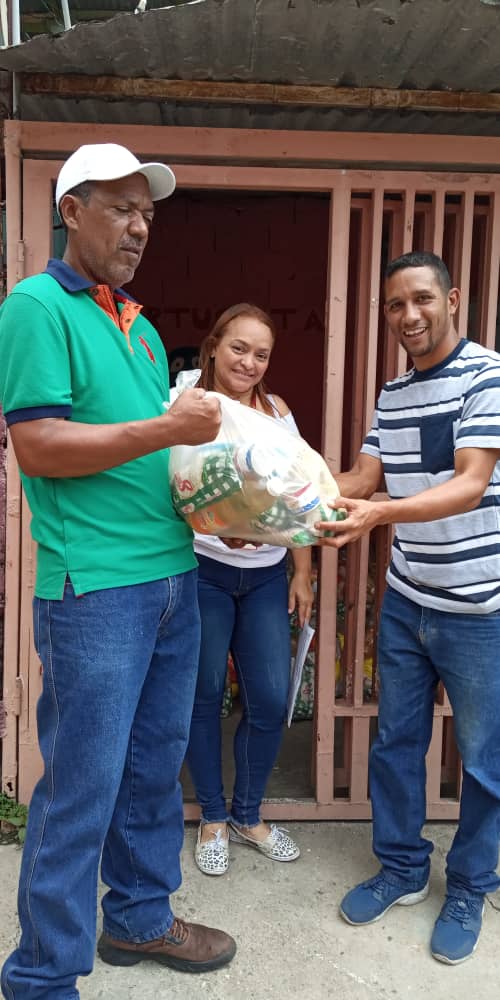 noingriz's tweet image. En  Mercal nos esforzamos por cumplir y apoyar a la gran Misión Alimentación en la distribución de las bolsas Clap. #SeguridadAlimentaria #TodosSomosClap