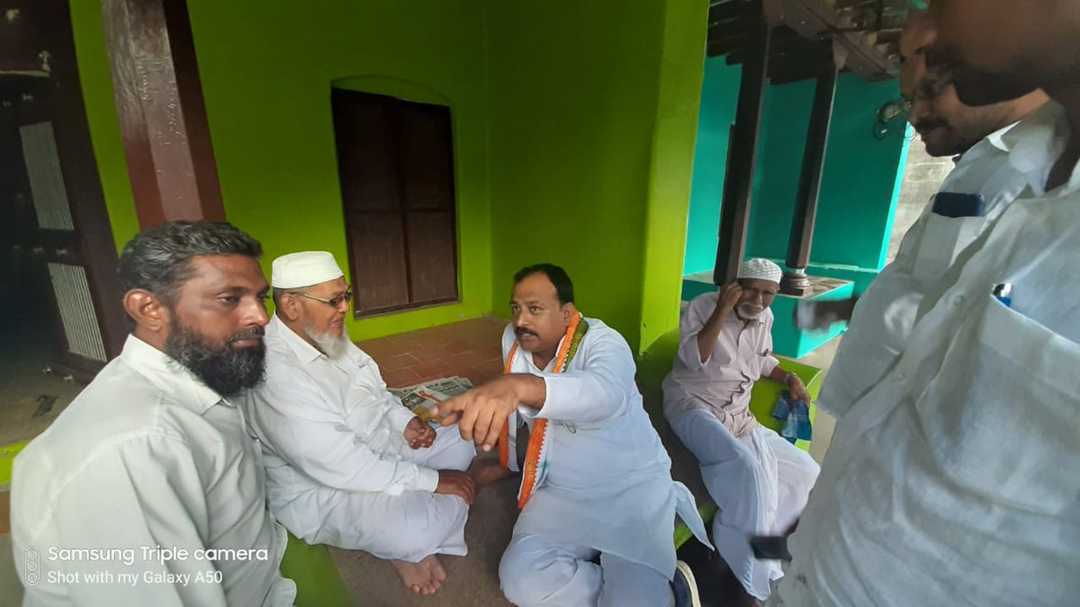 INCTirunelveli's tweet photo. @TNCCMinority Department Chairman Dr @JAslamBasha Ji Interaction With People Of Ervadi Town &amp; Campaign For Our Secular Alliance Candidate Shri @ruby_manoharan  Accompanied By @fareedahmedinc Mr Anas Raja, Mr Rizwan Naufel

#NanguneriAssembly https://t.co/doaCjJe6pi