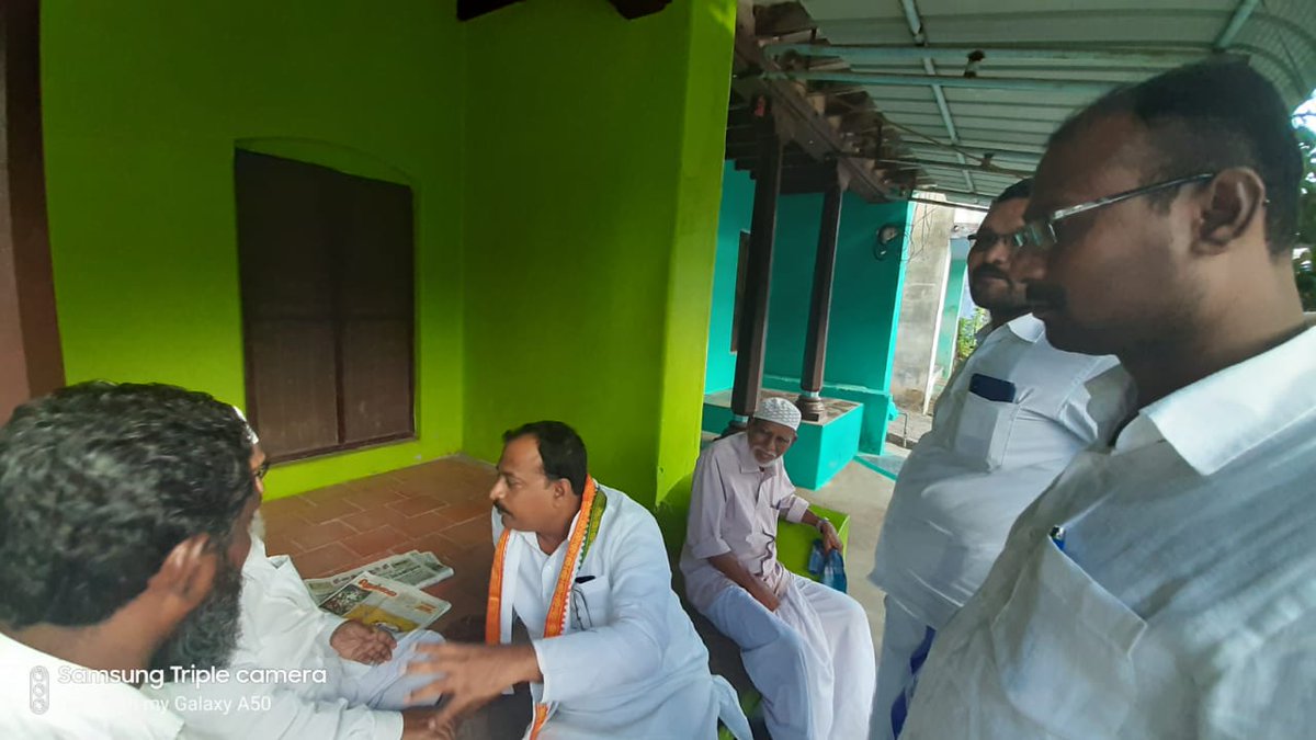INCTirunelveli's tweet photo. @TNCCMinority Department Chairman Dr @JAslamBasha Ji Interaction With People Of Ervadi Town &amp; Campaign For Our Secular Alliance Candidate Shri @ruby_manoharan  Accompanied By @fareedahmedinc Mr Anas Raja, Mr Rizwan Naufel

#NanguneriAssembly https://t.co/doaCjJe6pi