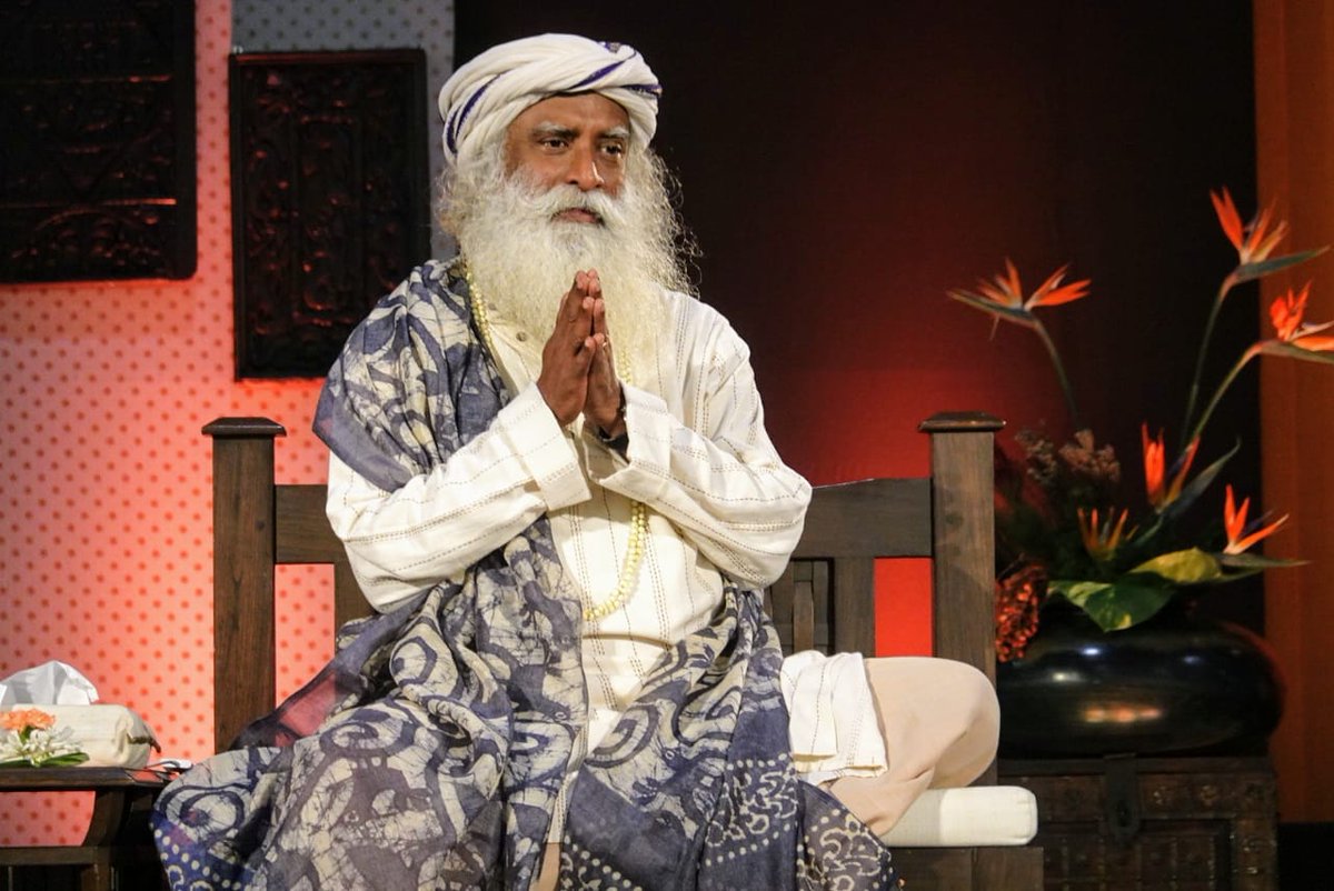 SadhguruJV's tweet photo. Wave of joy &amp; bliss overflows as over 10,000 seekers turn inward to take charge of their life &amp; wellbeing. This is the fundamental shift that needs to happen in the world - not up, not out. In is the only way out. -Sg #InnerEngineeringInDelhi #InnerEngineering https://t.co/6Mp9LukPTQ