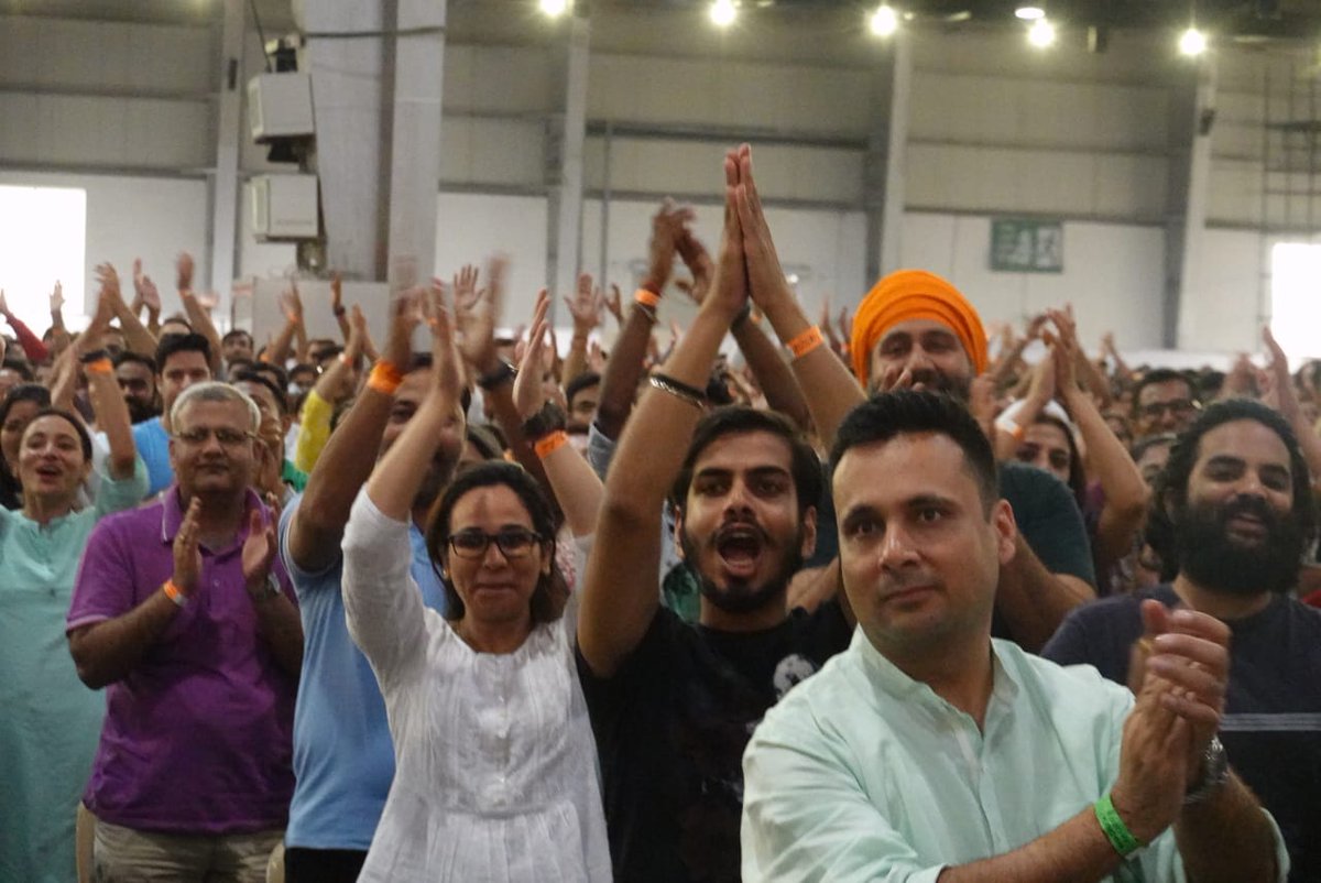 SadhguruJV's tweet photo. Wave of joy &amp; bliss overflows as over 10,000 seekers turn inward to take charge of their life &amp; wellbeing. This is the fundamental shift that needs to happen in the world - not up, not out. In is the only way out. -Sg #InnerEngineeringInDelhi #InnerEngineering https://t.co/6Mp9LukPTQ