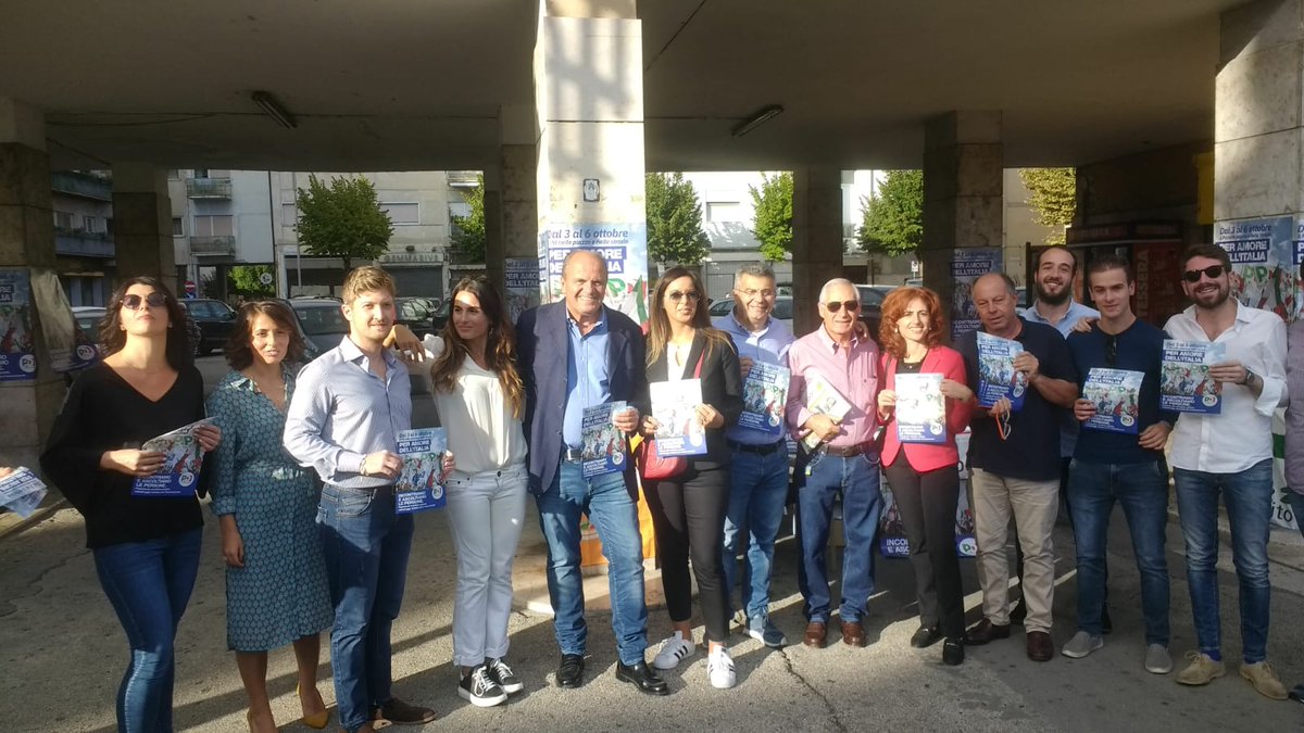 pdnetwork's tweet photo. 1000 banchetti, 5000 volontari, oltre 2 milioni di volantini con le nostre 10 proposte per un'Italia più giusta, più verde e competitiva. 

Grazie a tutti!

 #scelgoilPD https://t.co/wG0Jgkxr9O