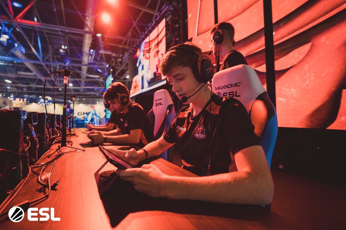 ESL España (@eslspain) on Twitter photo ⚔ Rivalidad.
📱 Pero unidos bajo un mismo sentimiento.
#ESLMastersBS | #MGW19 ⚔ Rivalidad.
📱 Pero unidos bajo un mismo sentimiento.
#ESLMastersBS | #MGW19
