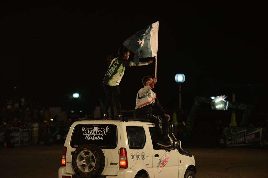 pakium's tweet image. Foreign stunts men showing their incredible talent at #DewMotoExtreme