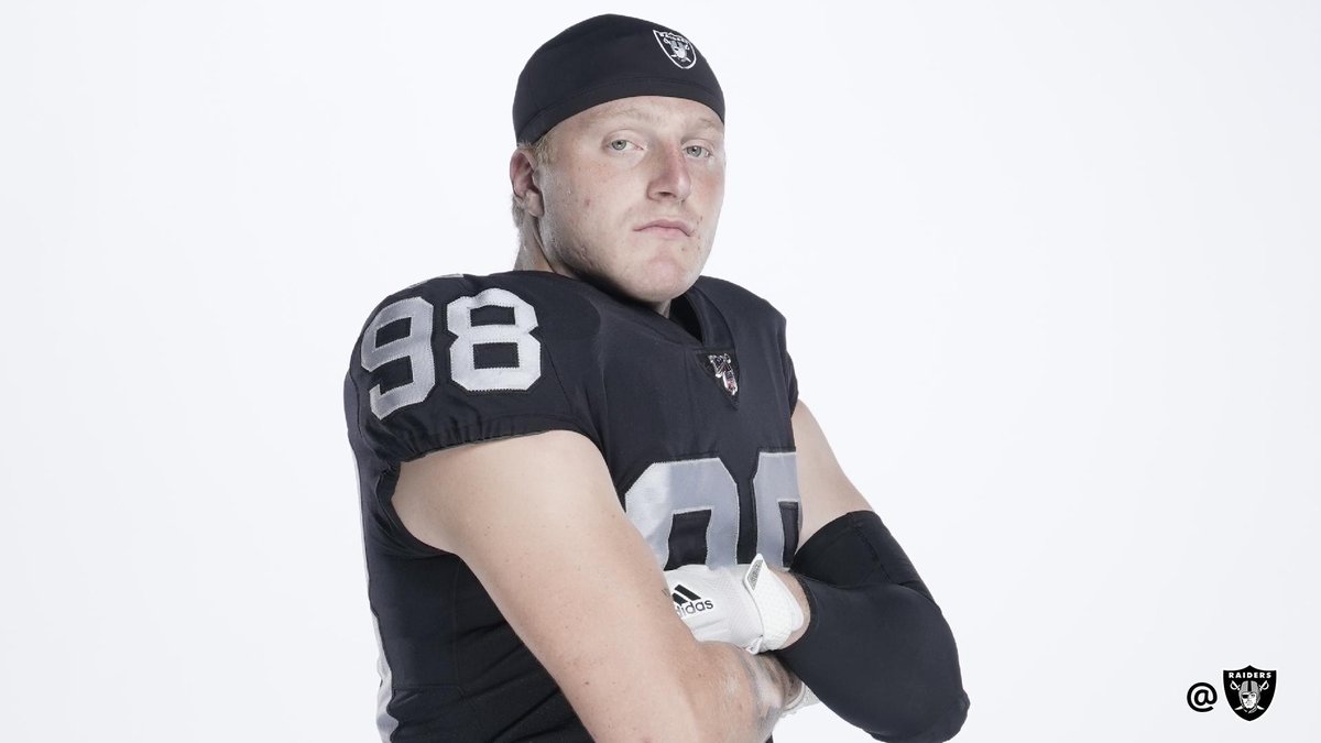 Raiders's tweet photo. First sack in the books for this guy.

#RaiderNation | @CrosbyMaxx https://t.co/S43mJT58wK