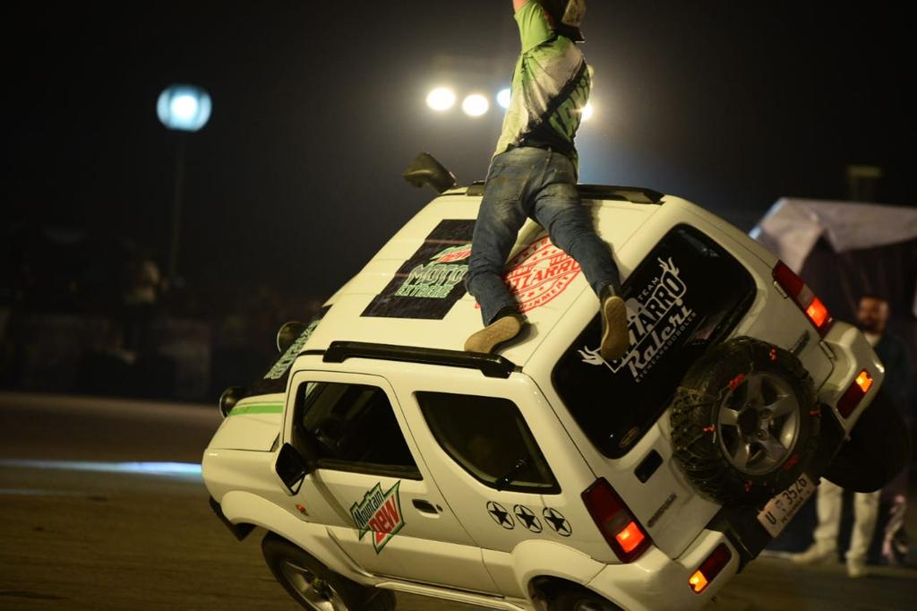 pakium's tweet image. Foreign stunts men showing their incredible talent at #DewMotoExtreme
