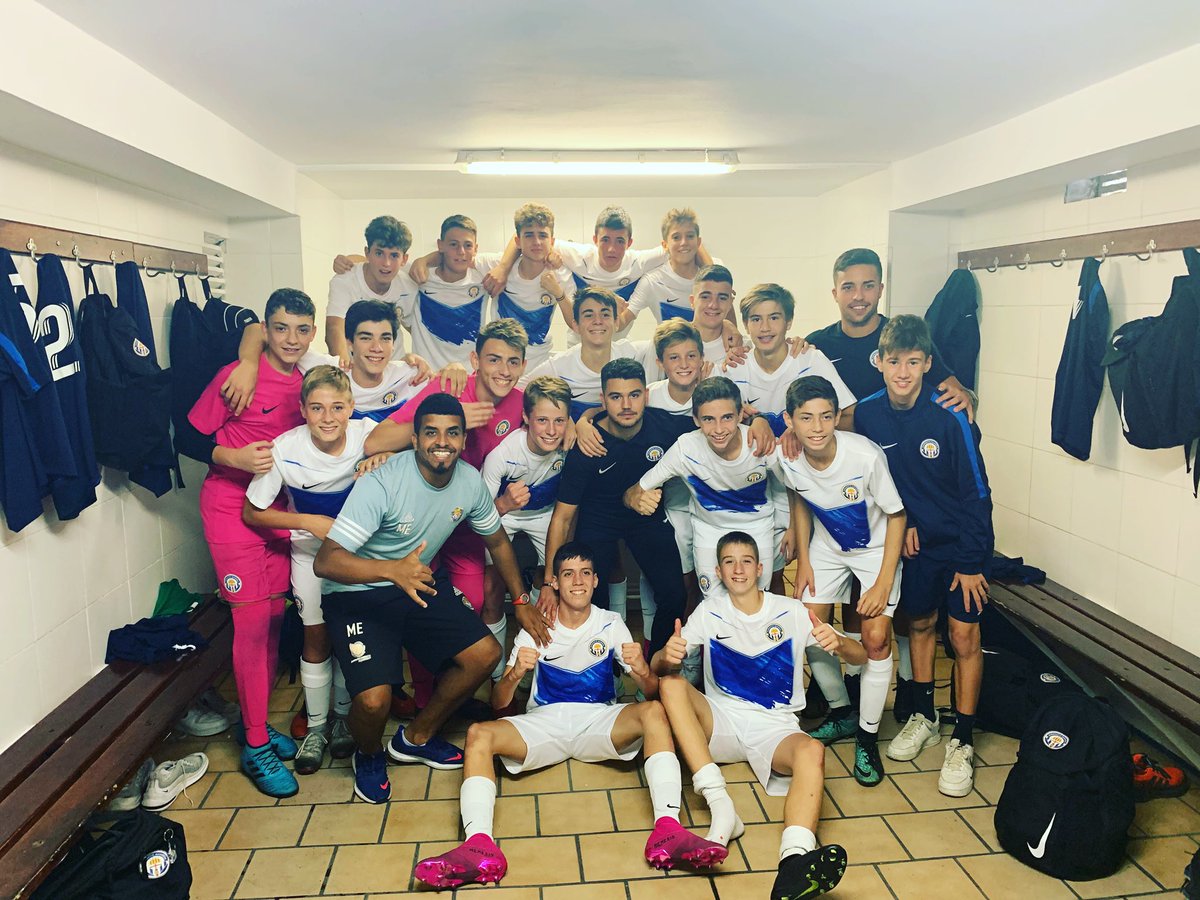 Molt bona victòria amb l'infantil A división 
honor Vamos 

IA 1-0 F.C. Barcelona 🔴🔵

Som-hi Nastic! #Sempreendavant🔝💪🏼⚪️🔵⚽️⚡️🤙❤️