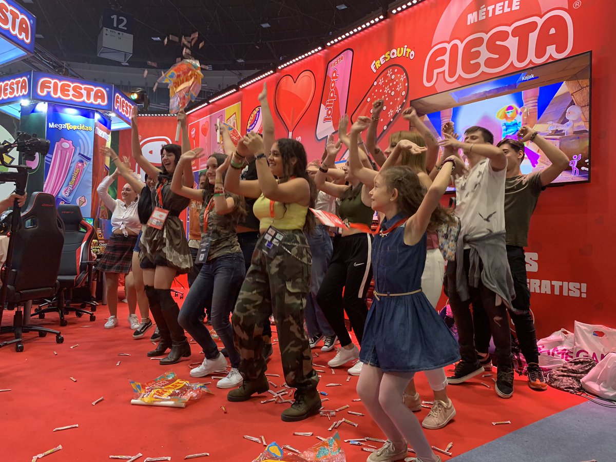 Madrid Games Week (@madgamesweek) on Twitter photo A esto le llamamos nosotros METERLE FIESTA! Gracias por endulzar #MGW19 <a href="/FIESTA_es/">FIESTA</a> 😍 lluvia de chuches incluida! A esto le llamamos nosotros METERLE FIESTA! Gracias por endulzar #MGW19 <a href="/FIESTA_es/">FIESTA</a> 😍 lluvia de chuches incluida!