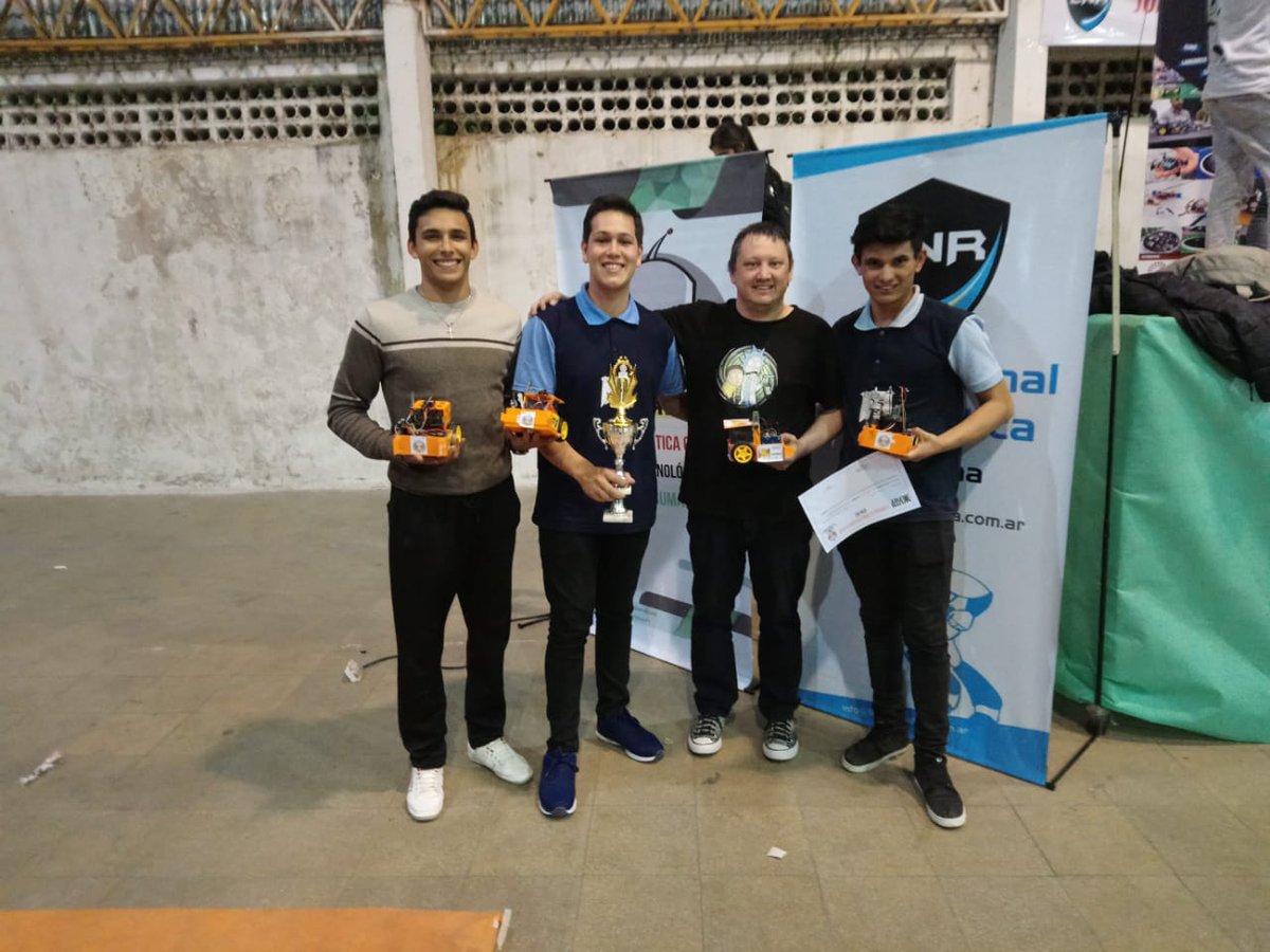noticiasdel6's tweet photo. #Epetbot” de la #Epet25 avanza rumbo a la gran final de la #LigaNacionalDeRobótica @roboticaoficial @misioneseduca @ivonneaqui @flalomorales https://t.co/F1pyeVdSRu https://t.co/45X8E2gBdH