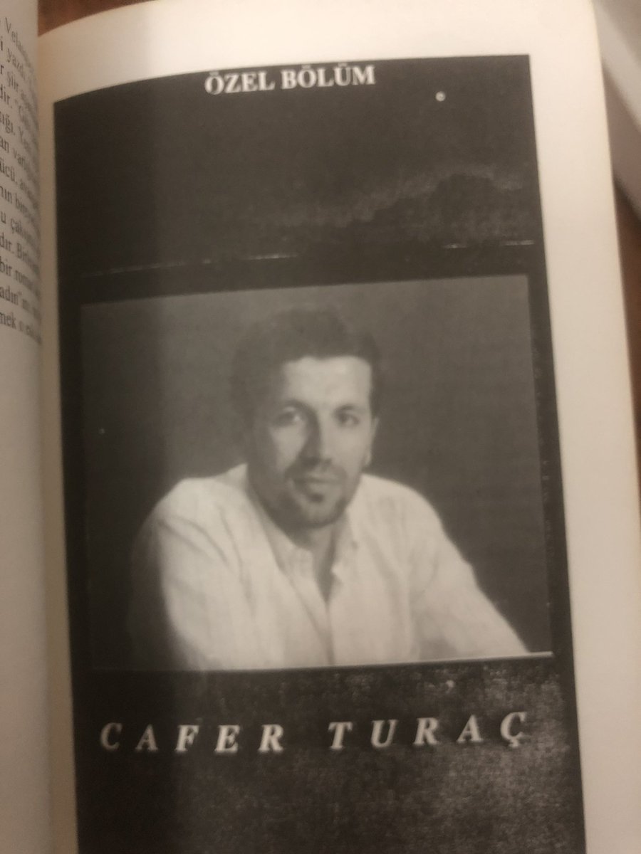 Kütüphanemi döktüm kaybolan ses kayıt cihazımı bulmaya çalışıyorum. Ama zaman makinesi henüz İstanbul’u hiç görmediğim yıllara ışınlıyor beni. #genişzamanlar <a href="/turaccafer/">Cafer Turaç</a>