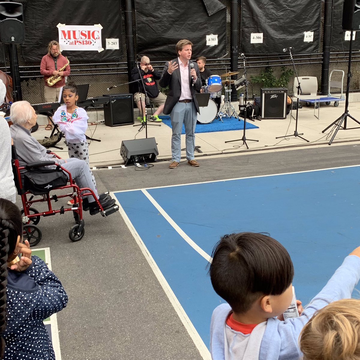 Bobby4Brooklyn's tweet photo. Having a blast @PS130PTA Fall Fest! https://t.co/mfoc0xhTnJ