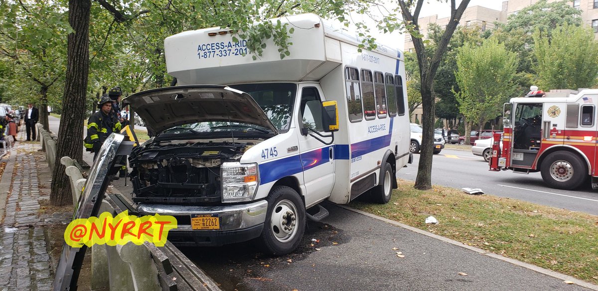 Brooklyn: Ocean Parkway & Avenue N, MVA involving @accessaride bus