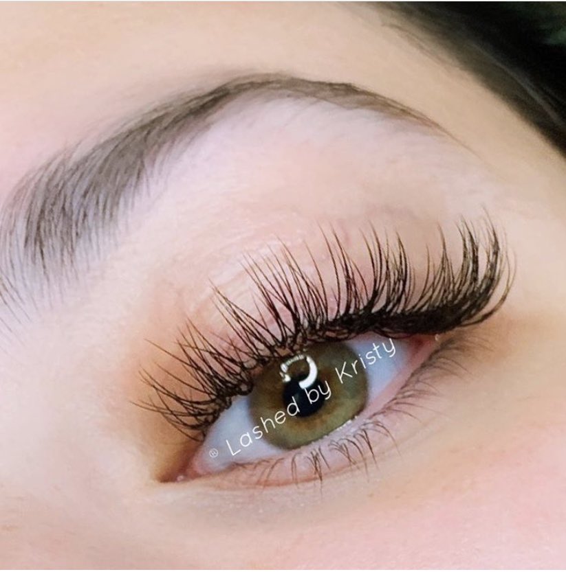🍁A Sunday well spent, brings a week of content 🍁 Want beautiful lashes like this? BOOK your appointment NOW with Tantini! 

#tantini #tanningbar #lashlounge #lashextensions #volumelashes #classiclashes #phillylashes #delawarelashes #mainlinelashes