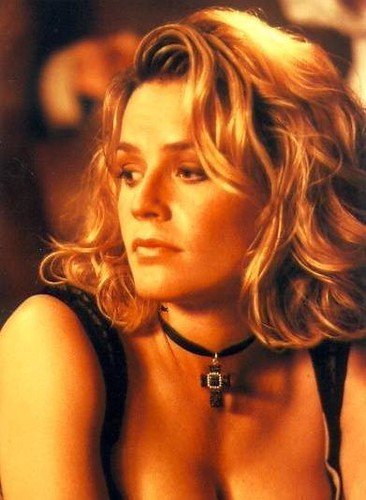 Happy Birthday to Elisabeth Shue who turns 56 today! 