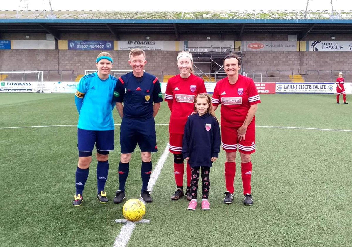 Farmington_FC's tweet image. SWFL2 North/East:  Dundee City Ladies 1 Farmington Women 0

Rachel Neave &amp;amp; Lucy Corbitt making their 2nd appearance, both from our u17s. 

Pauline Harley @backforgood1709 making her final appearance as she retires from the game. ⚽💙